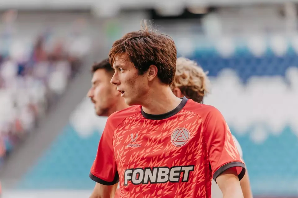 Полузащитник «Акрона» Максим Болдырев.