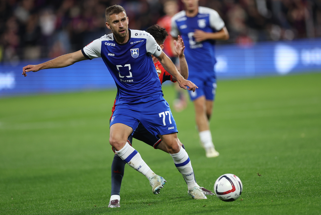 Полузащитник «Балтики» Эльдар Чивич.