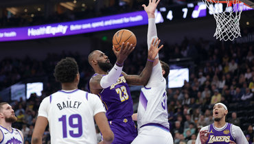 «Лейкерс» переиграли «Юту», Леброн набрал 28 очков и сделал 10 передач