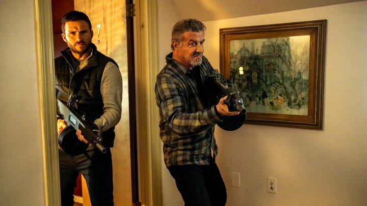 Кадр из фильма «Аларум», реж. Майкл Полиш, BondIt Media Capital, Grindstone Entertainment Group, Convergence Entertainment Group