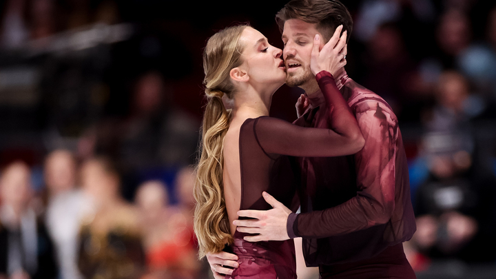 Фигуристы Александра Степанова и Иван Букин.