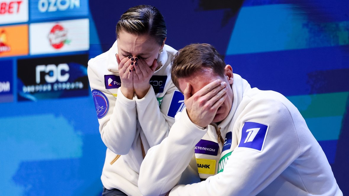 Эмоции Александры Бойковой и Дмитрия Козловского после победы на чемпионате России.