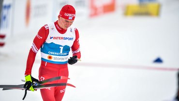 «Чтобы прославиться, Большунов не нужен». Сан Саныч опять скандалит — теперь повздорил с журналистами на этапе в Ижевске