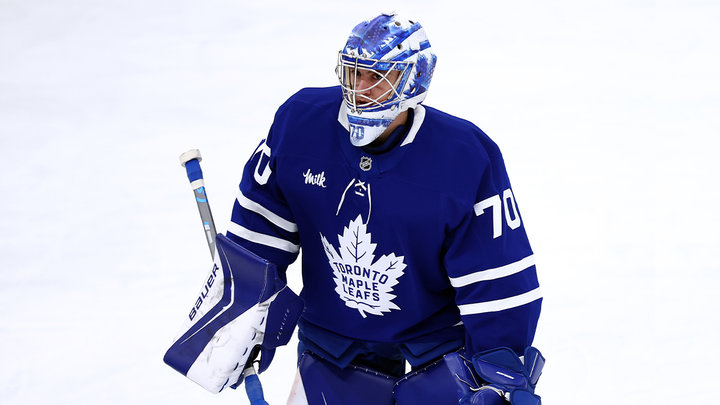 «Повезло, что Макдэвид не бросал». Русский вратарь — о дебюте в НХЛ и жизни в Торонто