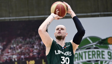 «Ни один игрок не отвечает за мировую политику». Лампе — об угрозах за приезд в Россию и своей яркой карьере