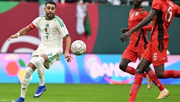 Алжир разгромил Судан в Кубке Африки, Махрез сделал дубль