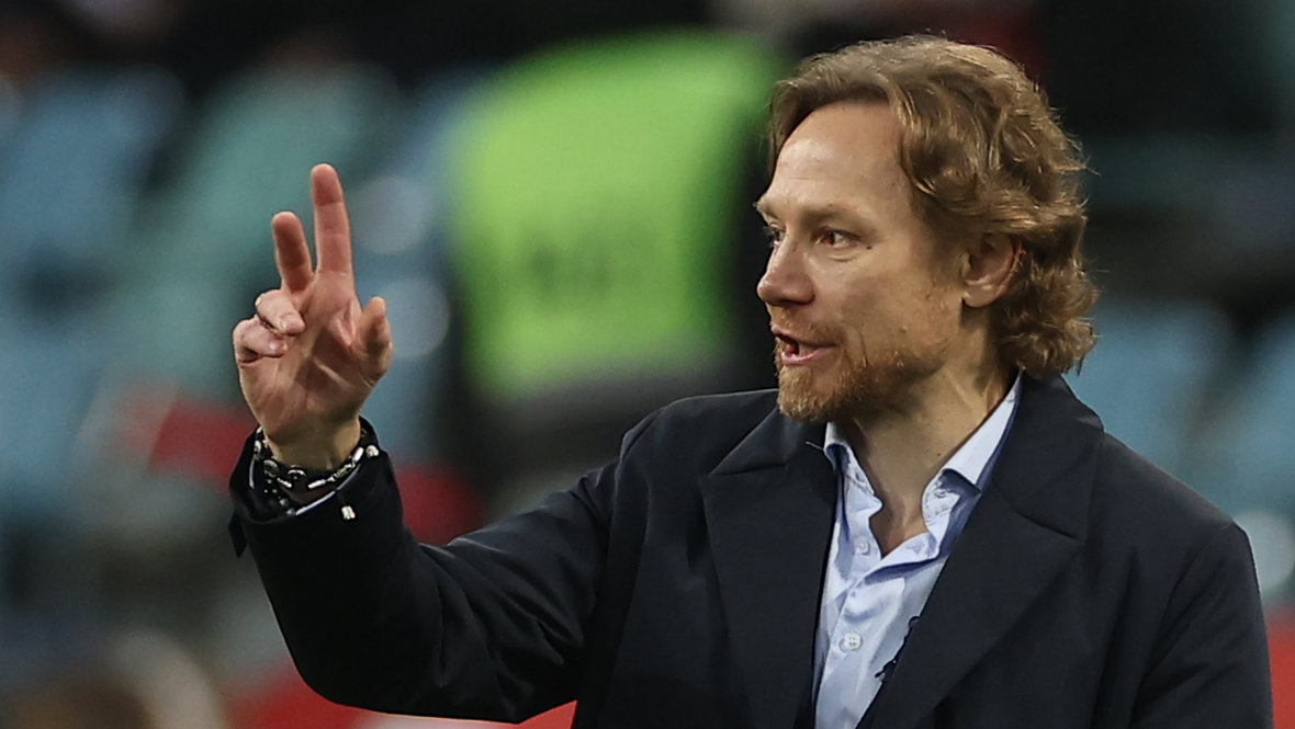 Валерий Карпин.