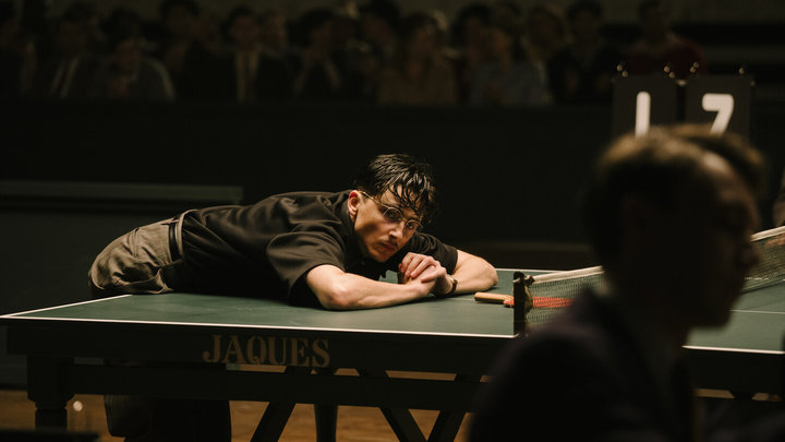 Кадр из фильма «Марти Великолепный», реж. Джош Сэфди, A24, IPR.VC, Central Pictures