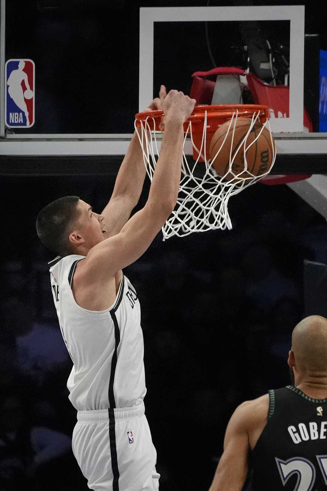 Слэм-данк Егора Дёмина в матче против «Миннесоты».