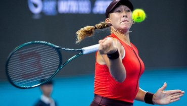 Мирра Андреева победила Александру Эалу на выставочном турнире в Макао