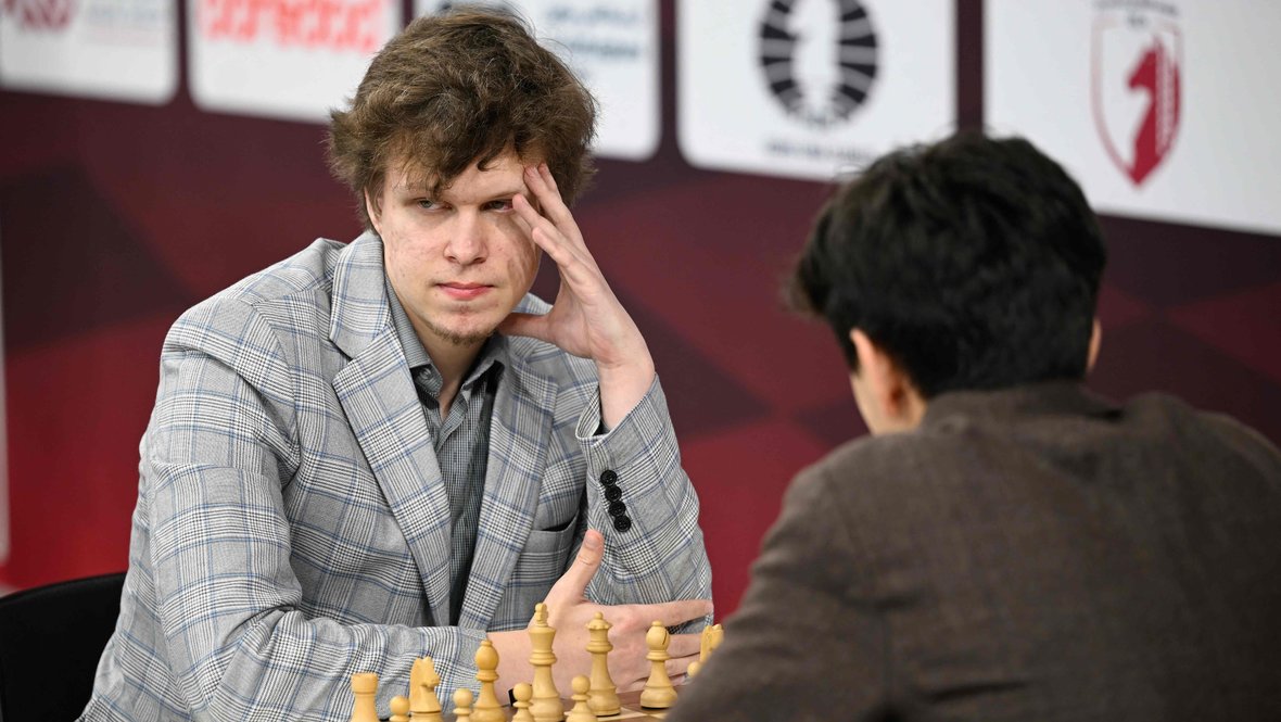 Владислав Артемьев.