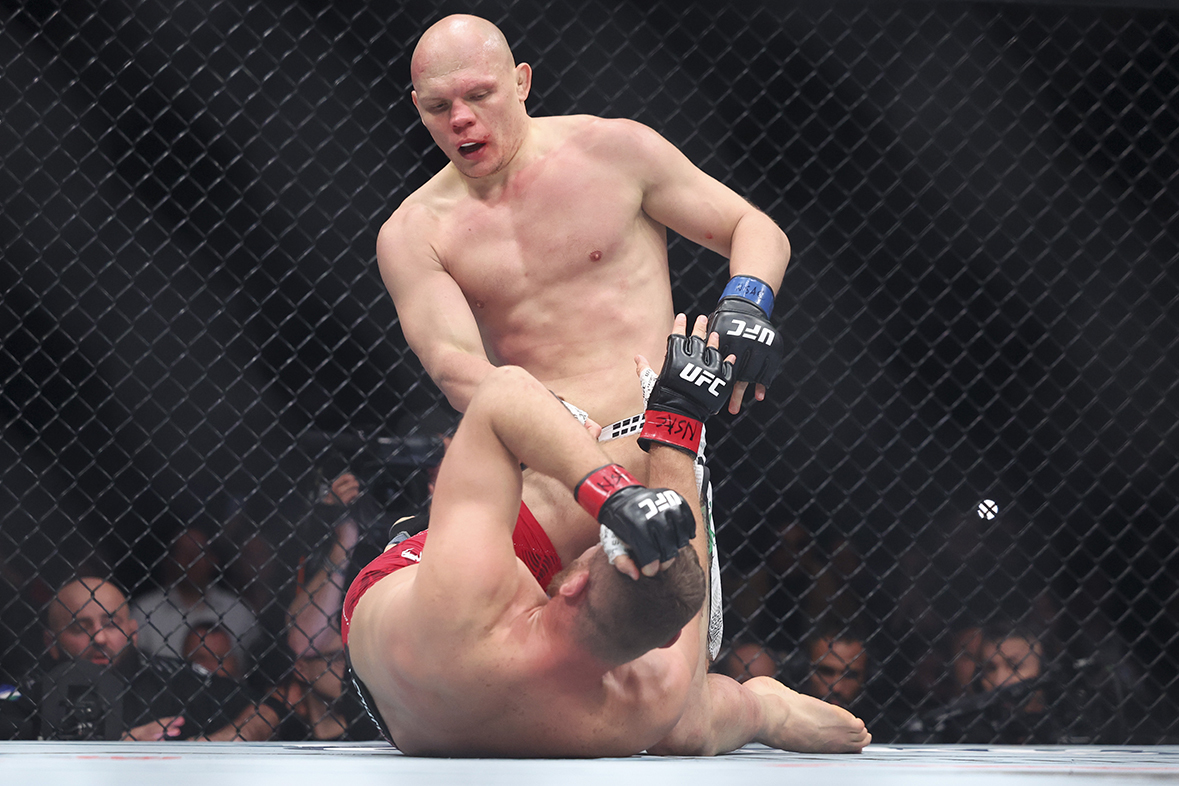 Богдан Гуськов (сверху).