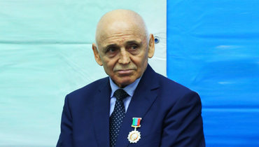 Дважды подряд обыграл Каспарова* в нарды, дружил с Плисецкой, поднял и положил Нила Армстронга. Загалаву Абдулбекову — 80!