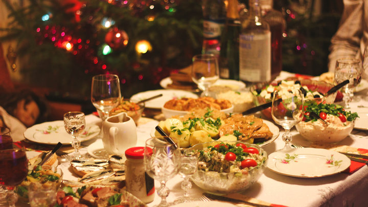 Гастроэнтеролог предупредила, что переедание может привести к травмам желудка