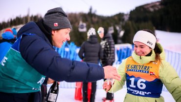 Коростелев и Непряева отметили завершение дебютного «Тур де Ски» шампанским