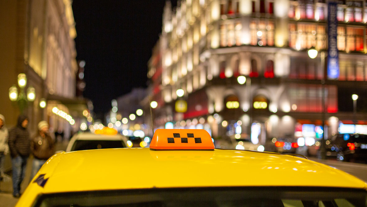 Эксперты: в 2026 году возможен рост цен на услуги такси