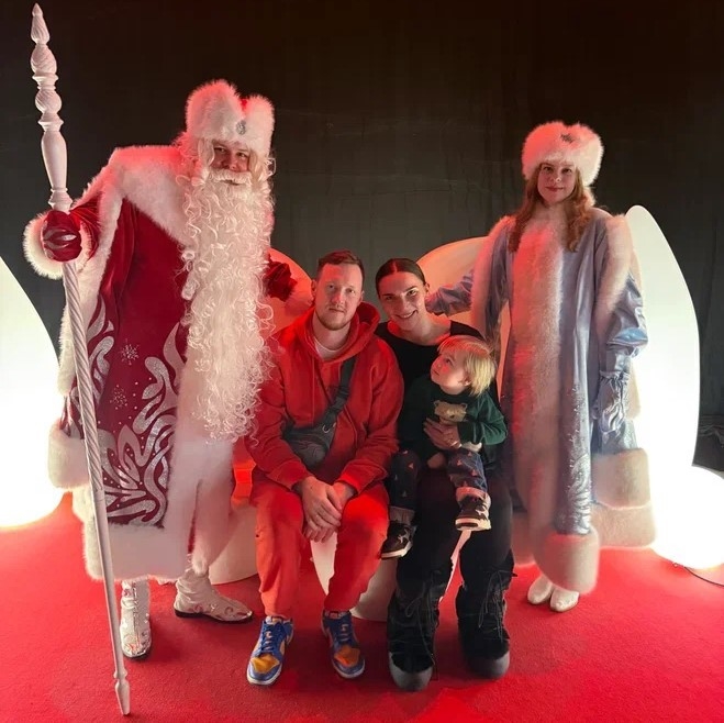 Мария Клюндикова с мужем Никитой и сыном Матвеем.