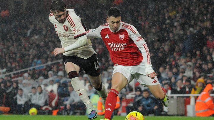 «Идиот». Мартинелли разносят в Англии: он нахально вытолкал с поля соперника с тяжелой травмой