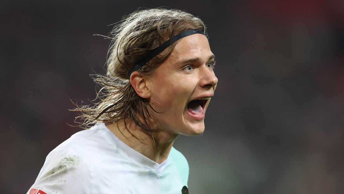 Александр Кокшаров.