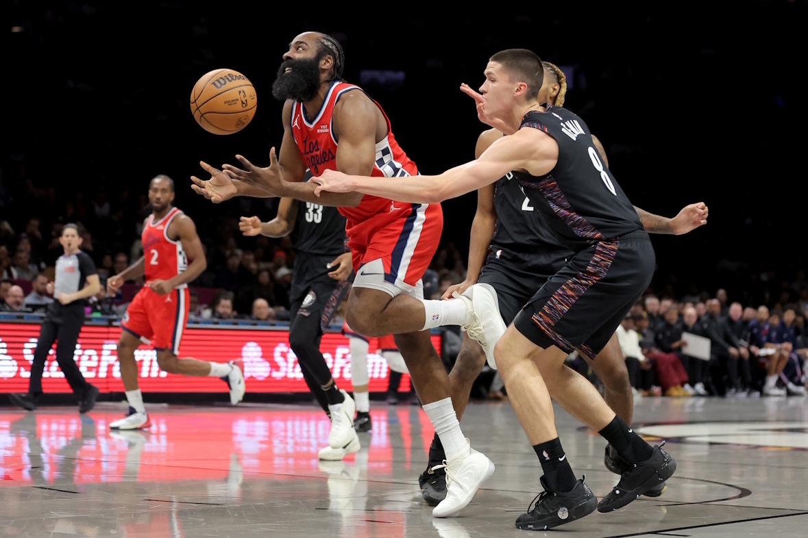 Джеймс Харден и Егор Дёмин.