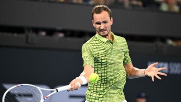 Медведев стал победителем турнира в Брисбене