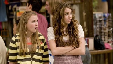 Кадр из сериала «Ханна Монтана», создатели Майкл Пориес, Рич Коррелл, Бэрри О'Брайен, Disney-ABC Domestic Television, Disney Channel