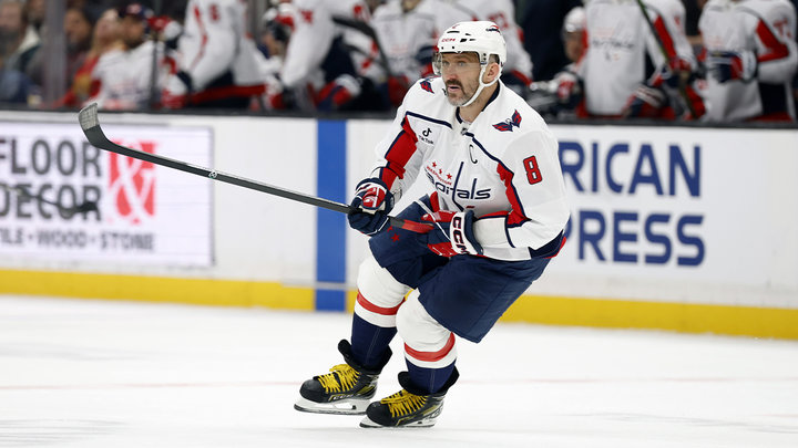 21 раз по 20 и больше. Всю свою карьеру Овечкин не забивает меньше 20 голов