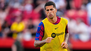 «Барселона» объявила об аренде Канселу