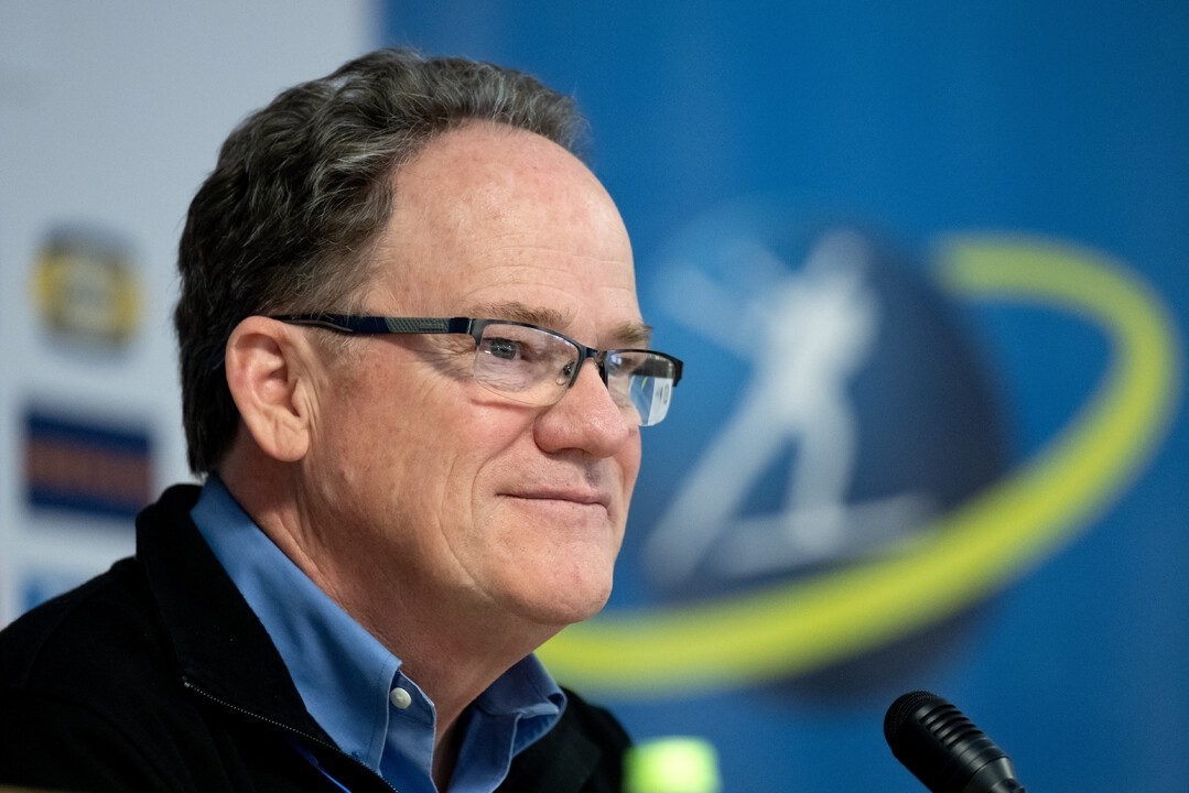 Генеральный секретарь IBU Макс Кобб.