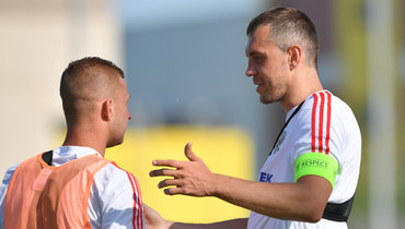 Дзюба — об уходе Баринова из «Локо»: «Вообще непонятно, что происходит в этом клубе...»