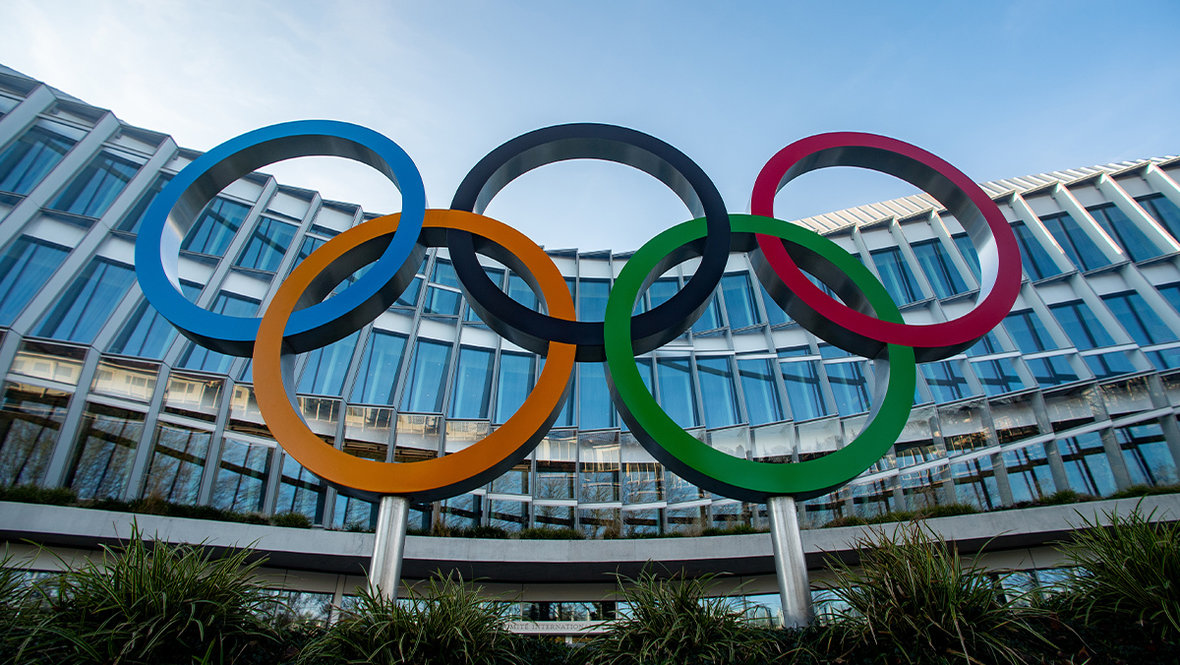 Почему российские спортсмены не получили виз для участия в отборе на Олимпиаду-2026: причины и последствия