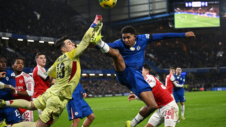 «Челси» и «Арсенал» забили пять голов в полуфинале Кубка лиги. Росеньор едва не перевернул ход дерби заменами