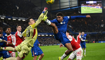 «Челси» и «Арсенал» забили пять голов в полуфинале Кубка лиги. Росеньор едва не перевернул ход дерби заменами