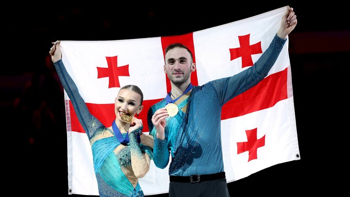 Грузинские фигуристы стали чемпионами Европы в парах. Победная речь звучала по-русски