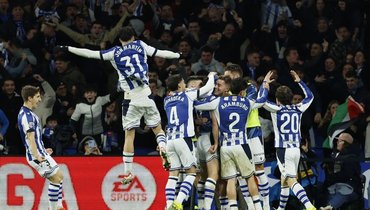 «Реал Сосьедад» прибил «Барселону», «Милан» продолжает погоню за «Интером», а сын ван Перси сотворил два гола-шедевра за команду отца