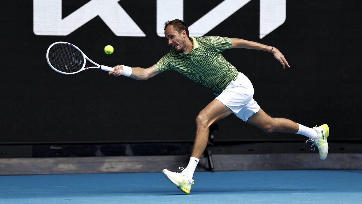 Даниил Медведев — Йеспер Де Йонг, Андрей Рублев — Маттео Арнальди: обзор матчей первого круга Открытого чемпионата Австралии 19 января 2026 года