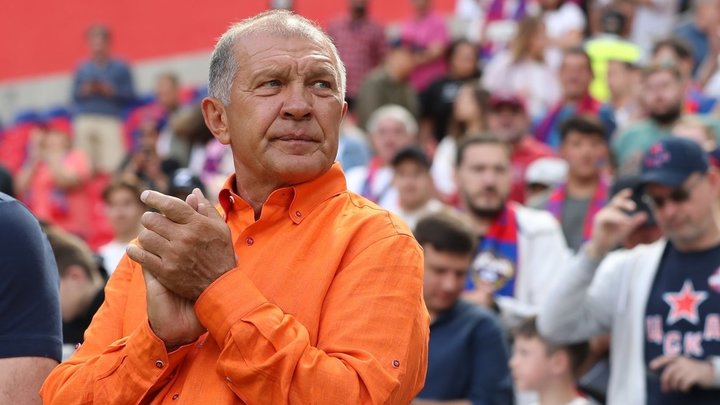 «Все еще хочу услышать в Екатеринбурге гимн Лиги чемпионов». Президент «Урала» — о юбилее, Rolls-Royce, Березуцком