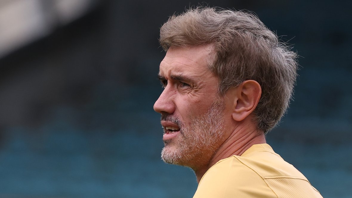 Юрий Жирков: интервью тренера Динамо — о книгах, звонке Ролана Гусева, танках и военной коллекции