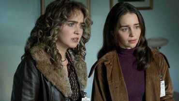 Кадр из сериала «Пони», создатели Сюзанна Фогель, Дэвид Исерсон, Peacock, Universal Television