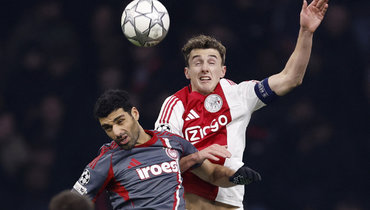 «Аякс» — «Олимпиакос»: Лига чемпионов, 8-й тур, видеообзор матча