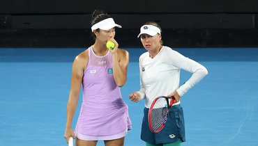 Звонарева в дуэте с Шибахарой не смогла выйти в финал парного Australian Open
