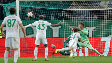 Развязка общего этапа Лиги Европы: Оздоев, Чалов и Тикнизян — в стыках, а «Рома» вдесятером спасла место в топ-8