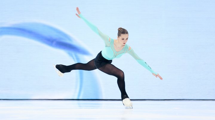 Эффектное возвращение: Валиева исполнила четверной тулуп, у Трусовой пока только тройные