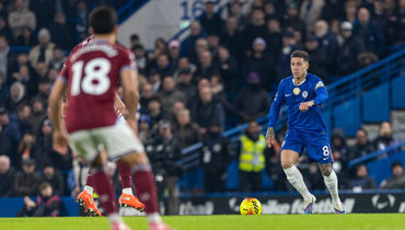 «Челси» отыгрался с 0:2 и победил «Вест Хэм» благодаря голу Фернандеса в добавленное время