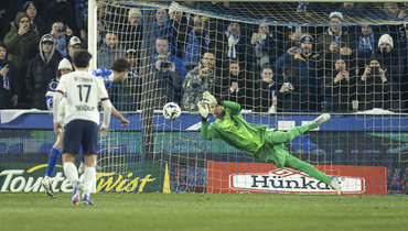 «Он снова это сделал». Энрике и вся Франция уверены — Сафонов отбивает пенальти лучше всех