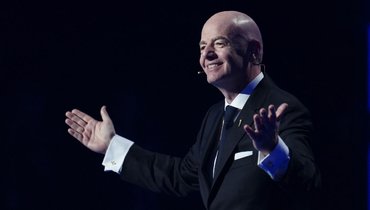 Инфантино заявил, что ФИФА должна рассмотреть вопрос снятия запрета с участия российских команд