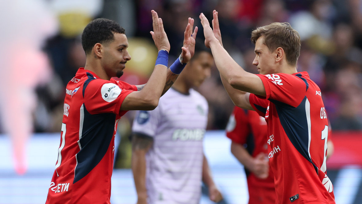 Матеус Алвес и Иван Обляков.