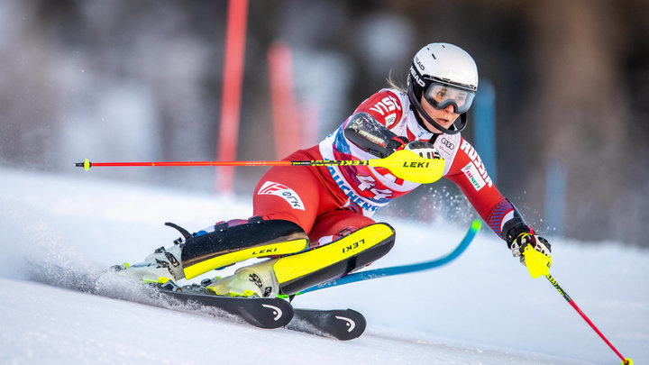 Юлия Плешкова, российская горнолыжница.