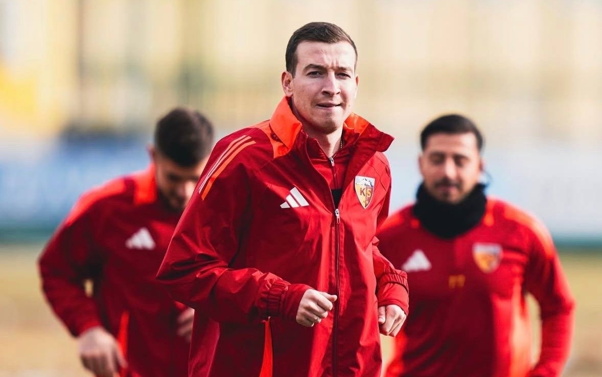 Денис Макаров.