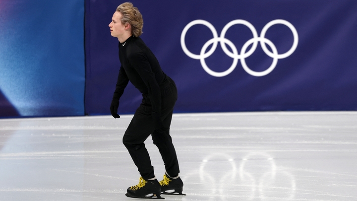 Заряжен на золото. Фигурист Малинин будет носить на Олимпиаде шнурки, подаренные Овечкиным